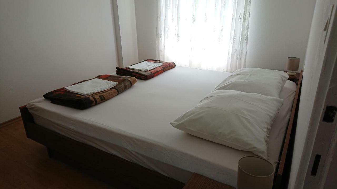 Apartman Kursar Srima Exteriör bild
