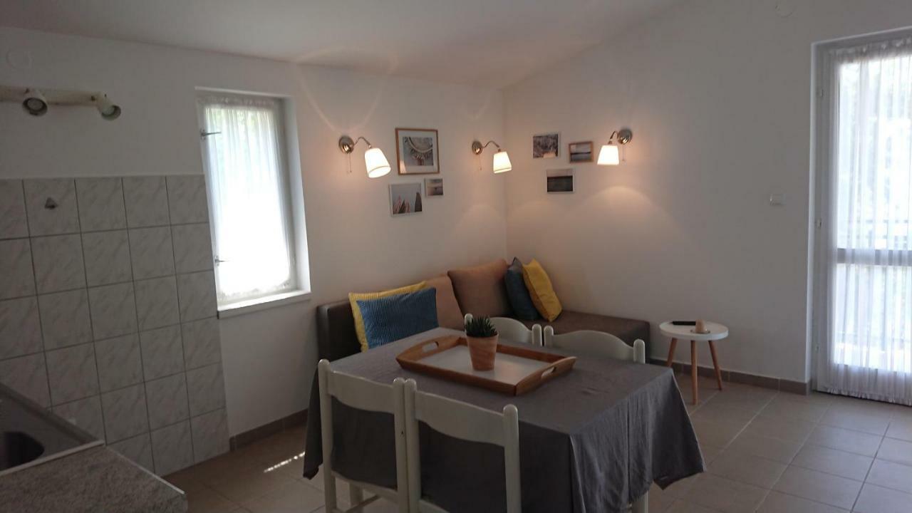Apartman Kursar Srima Exteriör bild