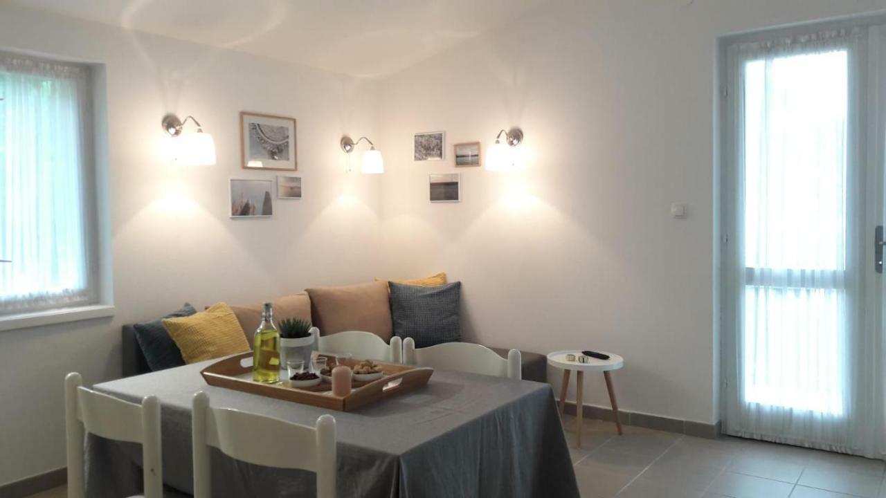 Apartman Kursar Srima Exteriör bild