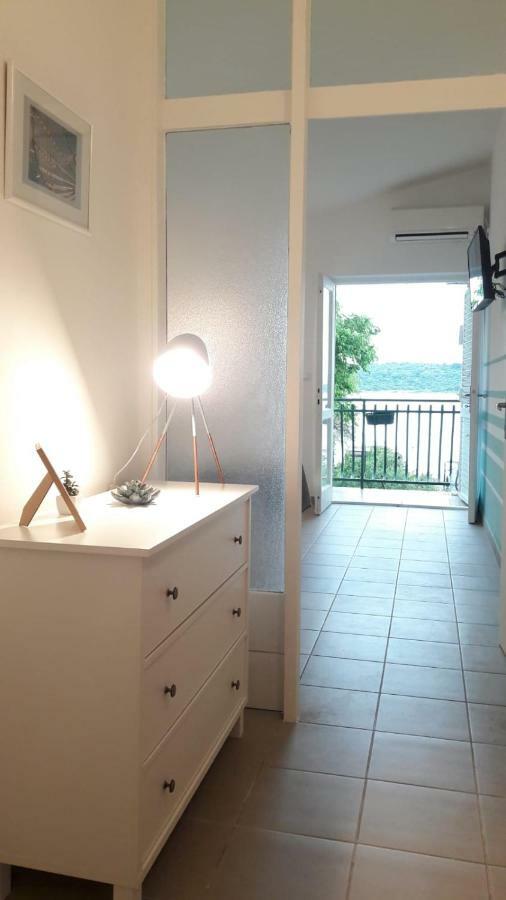 Apartman Kursar Srima Exteriör bild