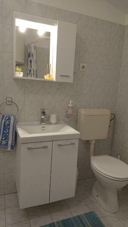 Apartman Kursar Srima Exteriör bild