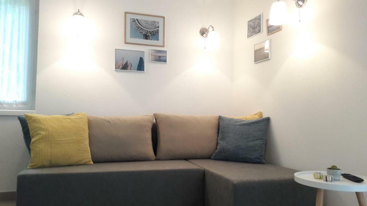 Apartman Kursar Srima Exteriör bild