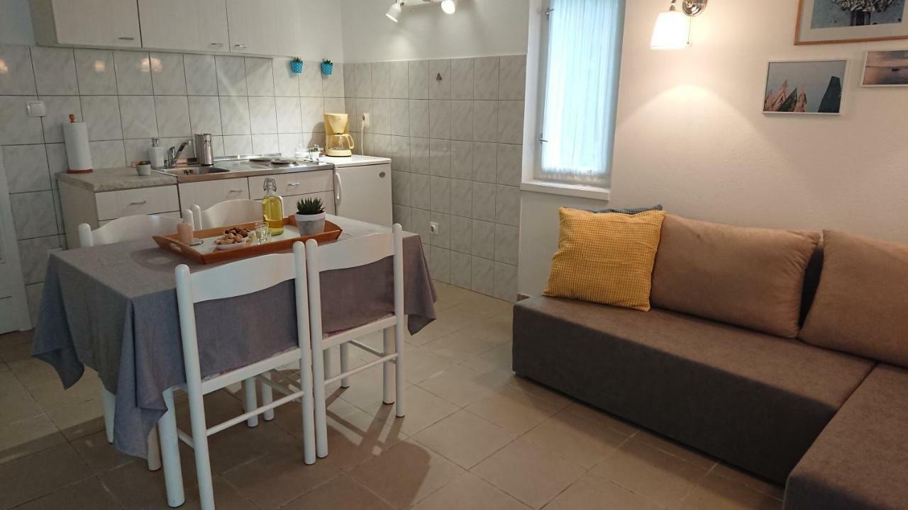 Apartman Kursar Srima Exteriör bild